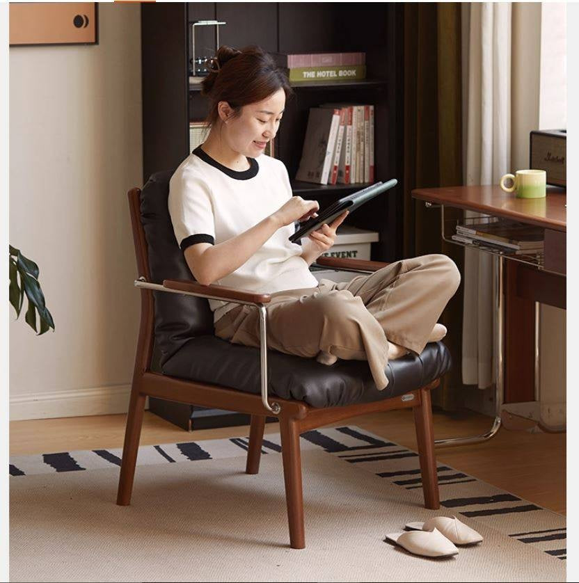 Solid Rubberwood Medieval Style Leisure Chair