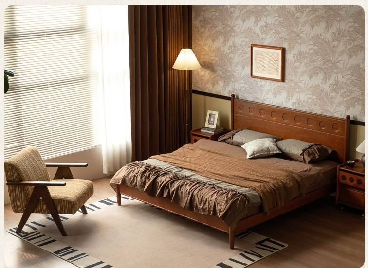 Poplar Solid Wood Bed, Bauhaus Vintage Style