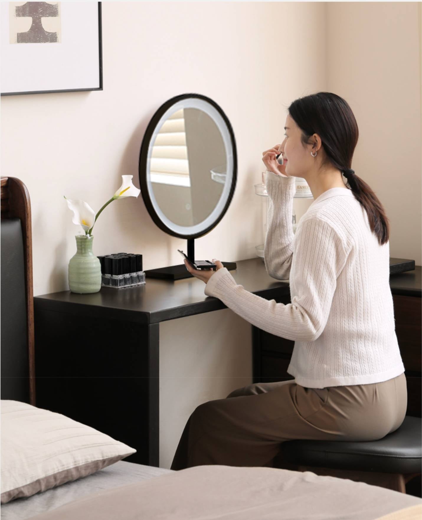 Black Walnut Solid Wood Italian Light Luxury Vanity Table.