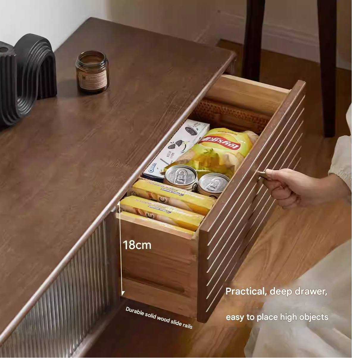 Solid RubberWood Light Luxury TV Cabinet.