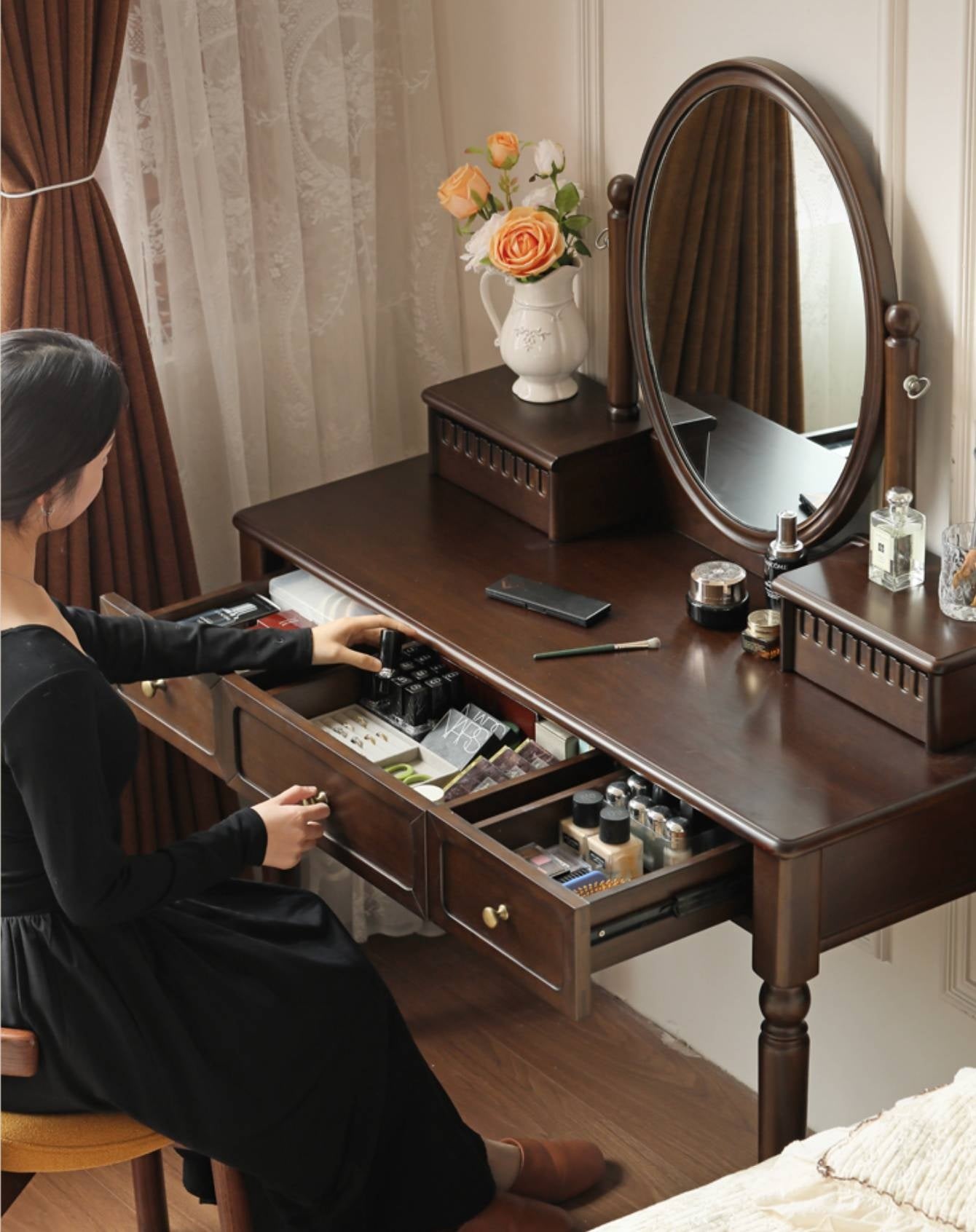 Poplar Solid Wood American Retro Style Vanity Table with Makeup Mirror