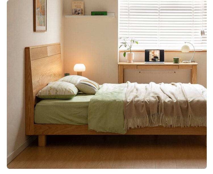 Oak Solid Wood Platform Bed with Grooved Panel Headboard Accent