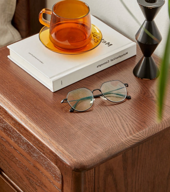 Oak Solid Wood Two-Drawer Nightstand.