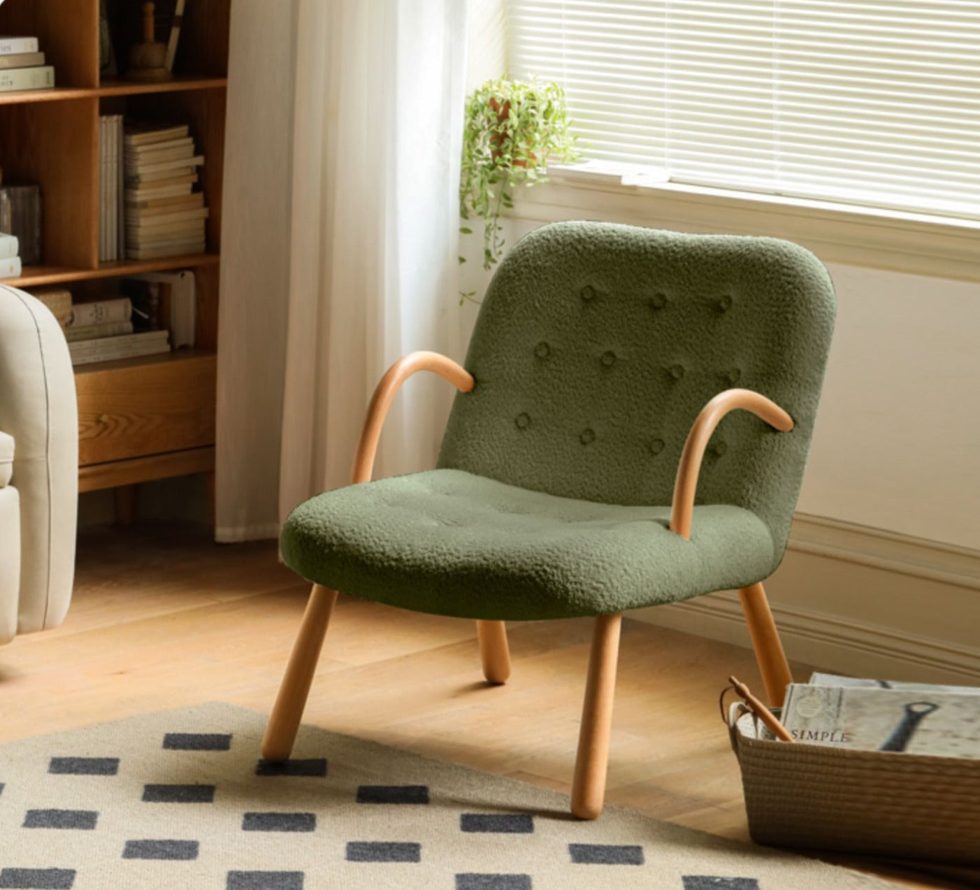 Beech Solid Wood Lamb Velvet Alpaca White Armchair)