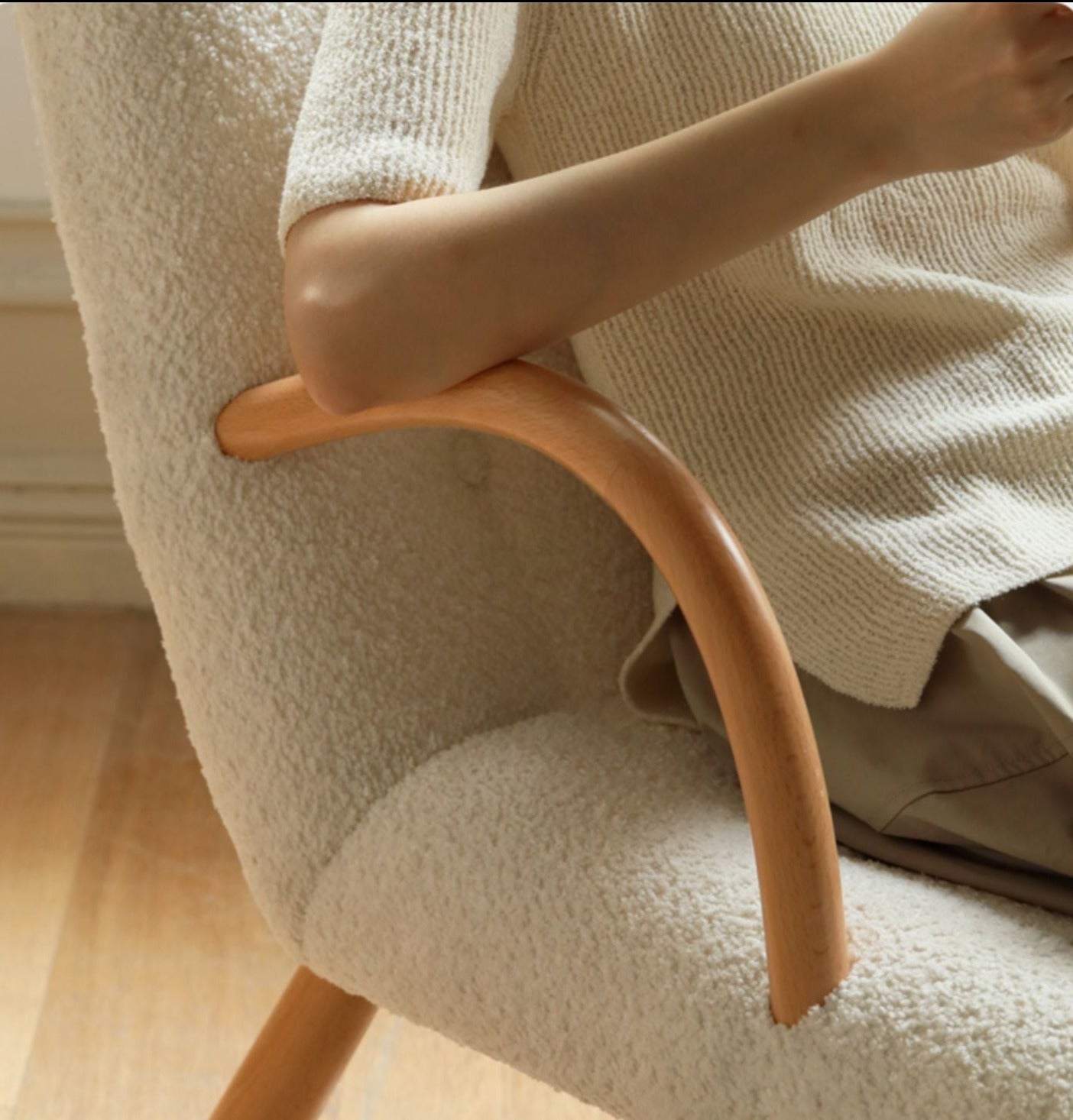 Beech Solid Wood Lamb Velvet Alpaca White Armchair)