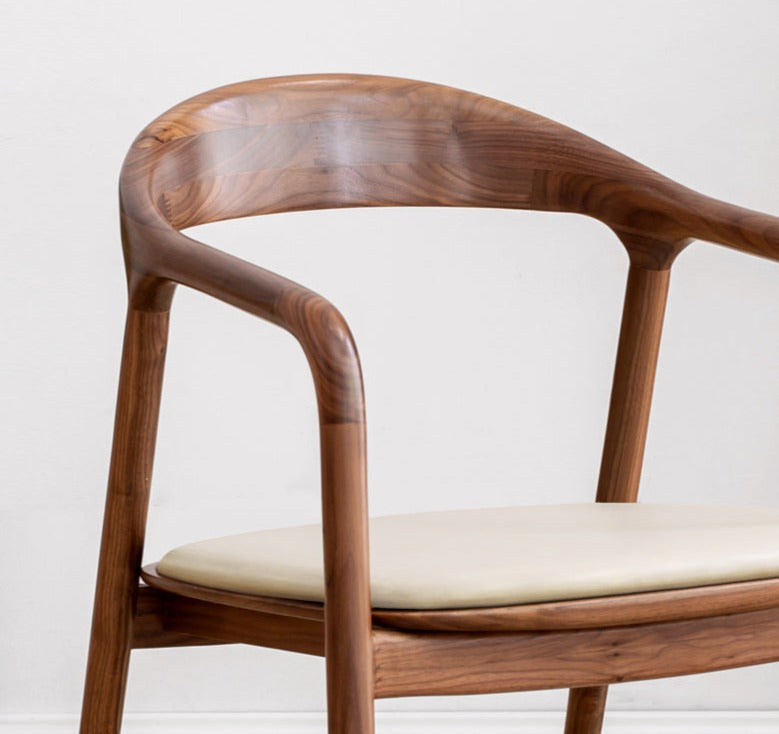 Black Walnut, Ash Solid Wood First Layer Cowhide Horn Chair