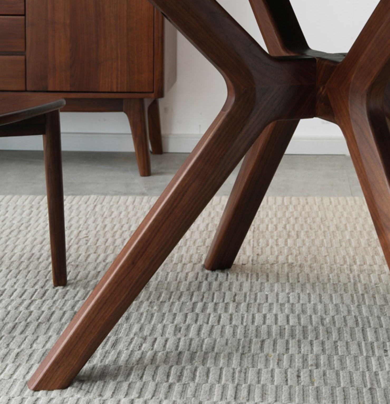 Black Walnut Solid Wood Round Dining Table