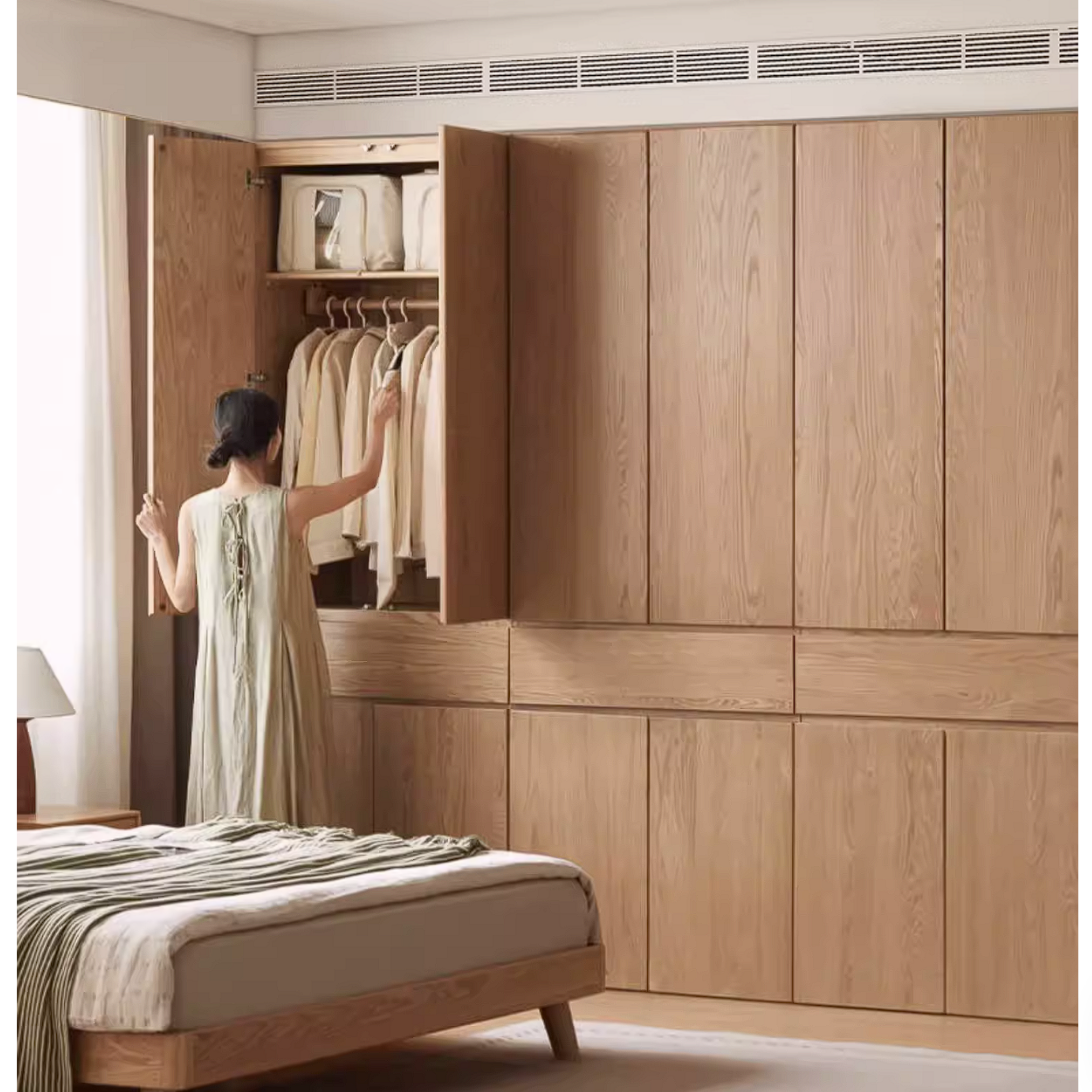 Oak Solid Wood Double Door Wardrobe with pull-out storage drawers Design