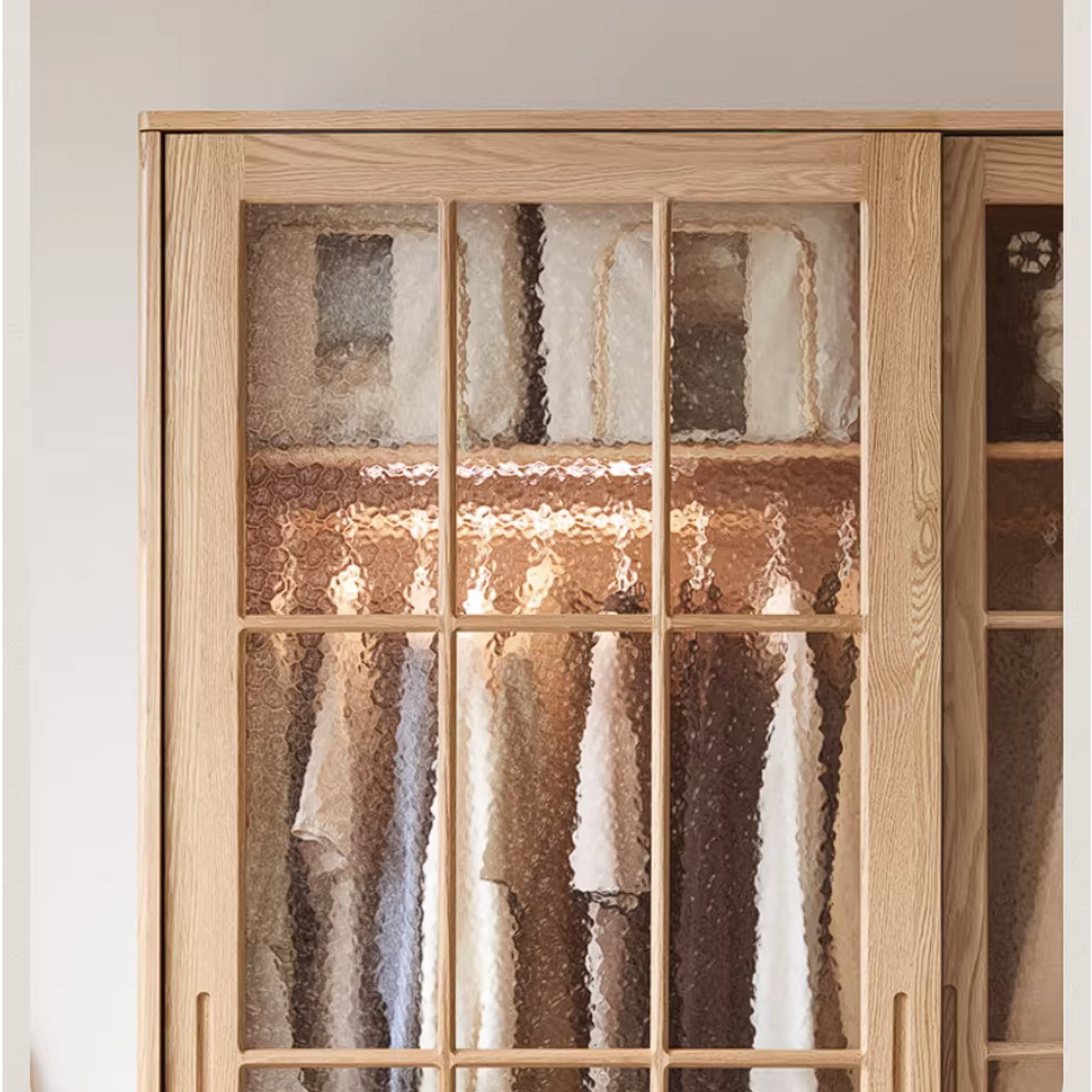 Oak Solid Wood Wardrobe Cabinet with Minimalist Songshi Storage