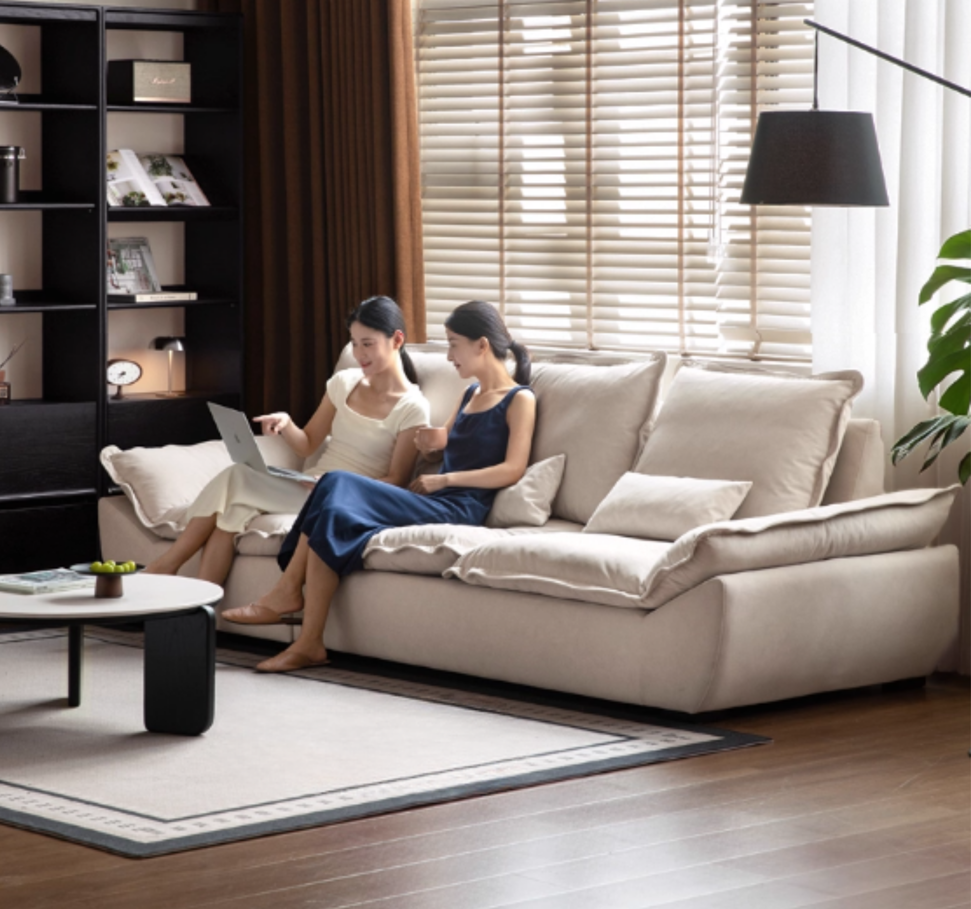 Cream Style Fabric Sofa with Pet-Friendly Scratch-Resistant Fabric, Fully Removable and Washable Design