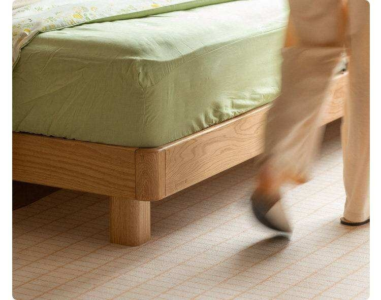 Oak Solid Wood Platform Bed with Grooved Panel Headboard Accent