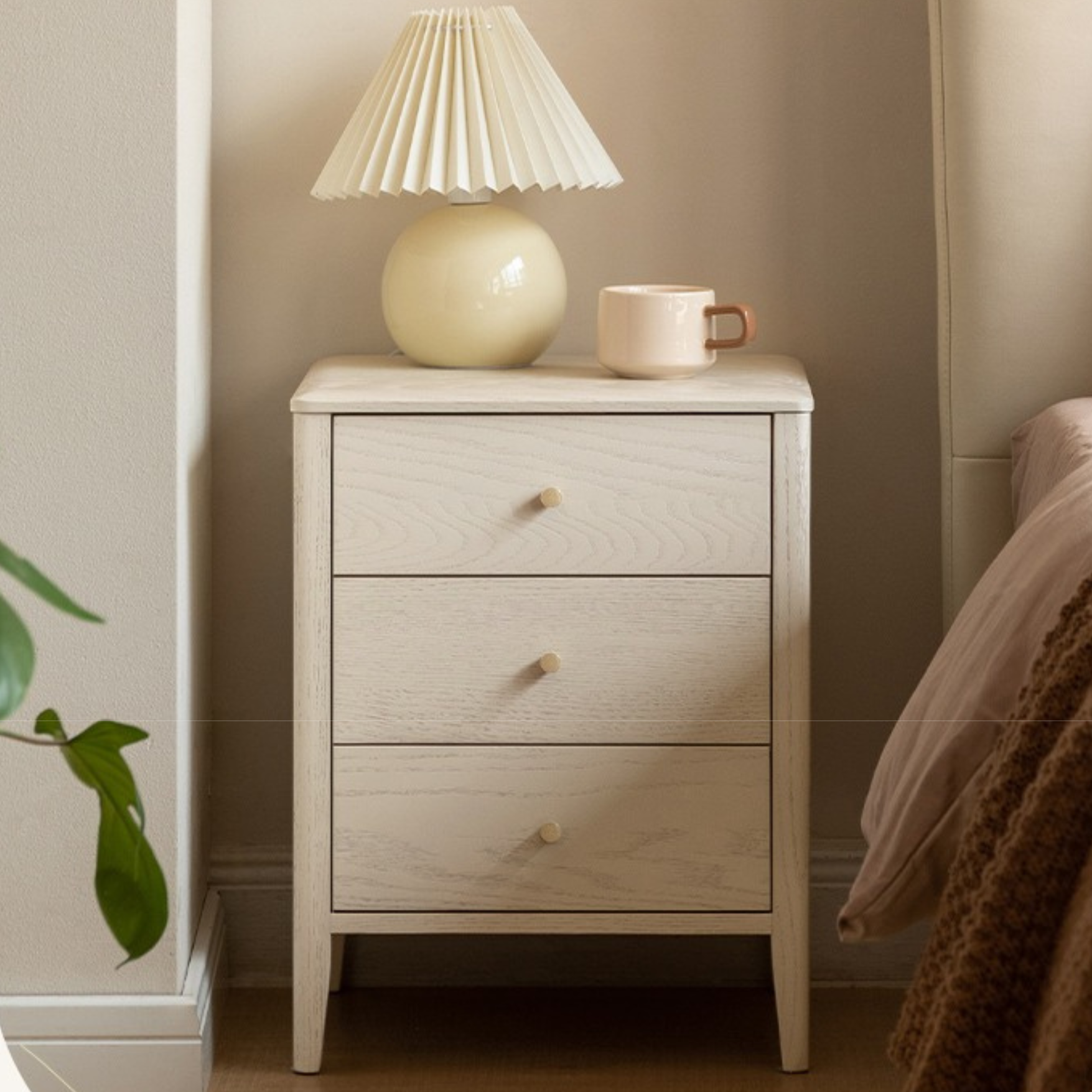 Oak solid wood nightstand cream style)