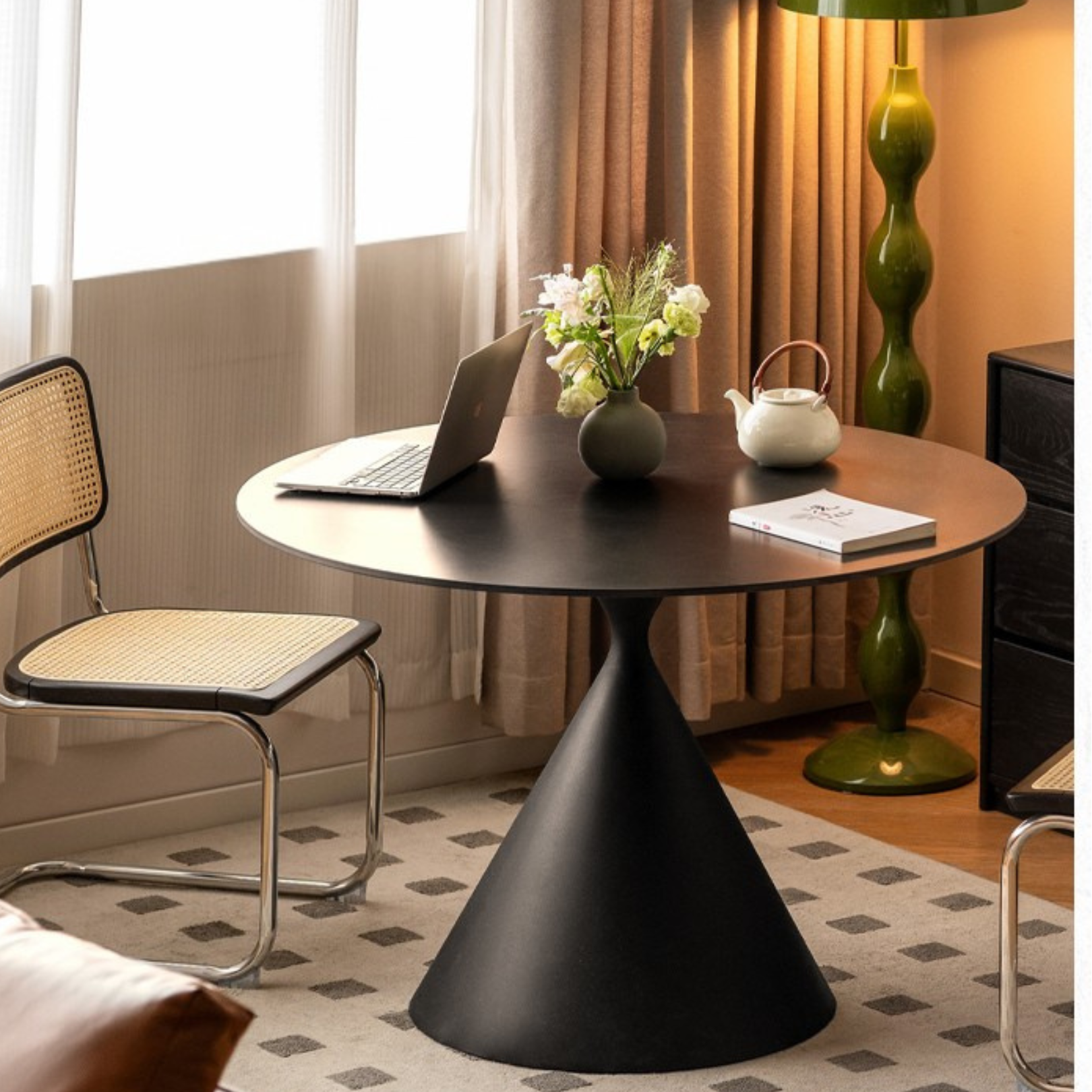 Rock Plate Round Dining Table