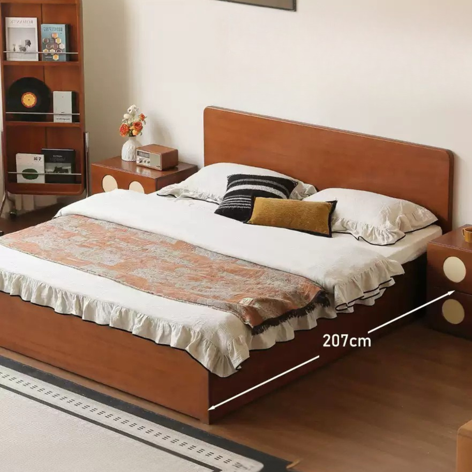 Poplar Solid Wood Storage Bed with Flat Panel Headboard