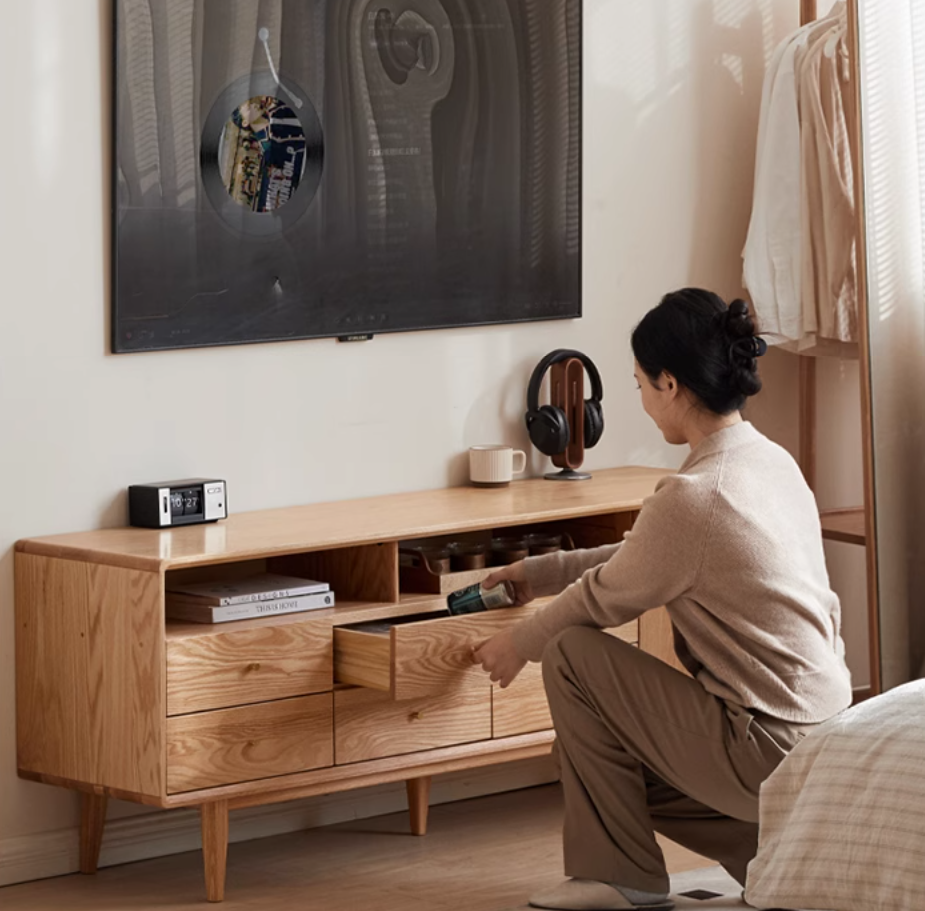 Oak Solid Wood Bedroom TV Cabinet: