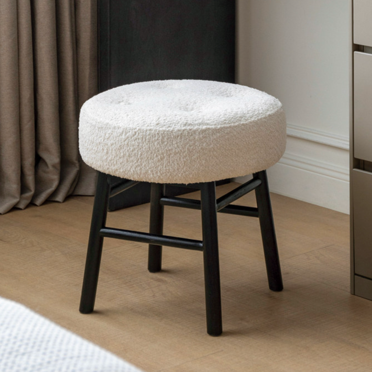 Oak Solid Wood Round Vanity Stool, Scandinavian Style White Makeup Chair