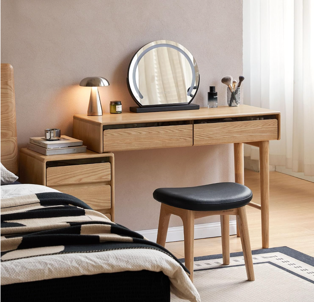 Oak Solid Wood Retractable Modern Vanity Table