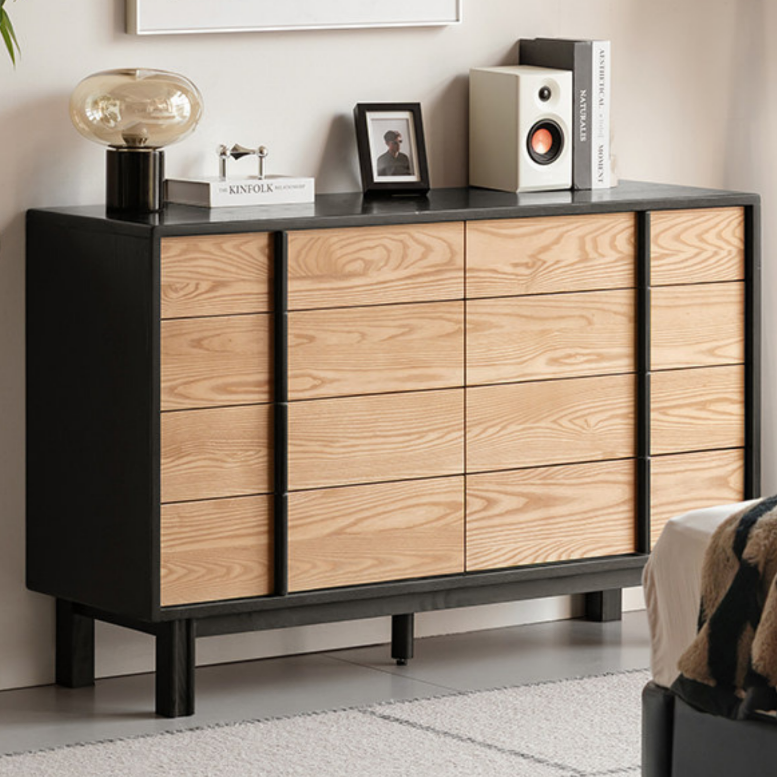 Ash Solid Wood Minimalist Chest of Drawers with Eight Drawers