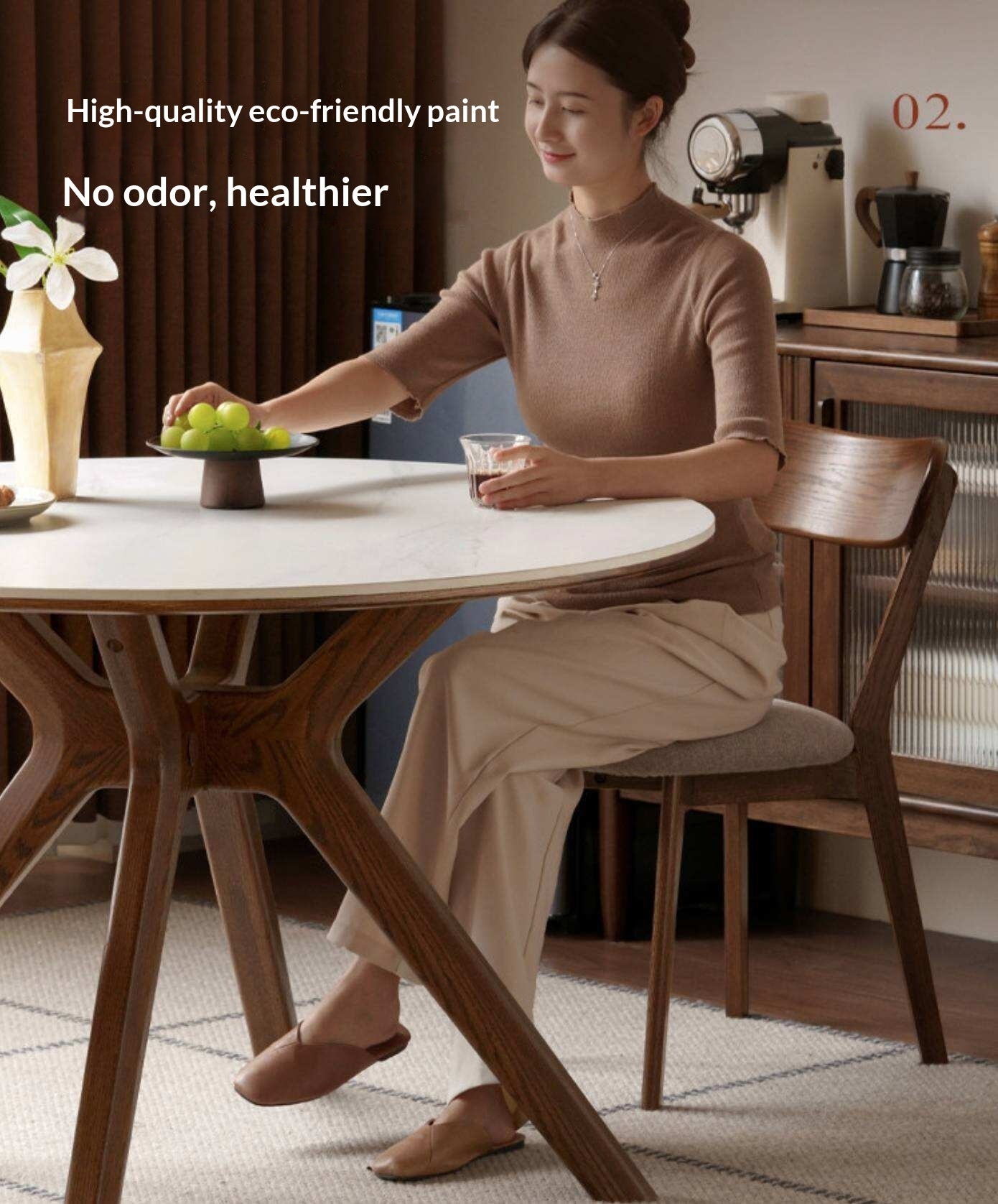 Oak Solid Wood Round Dining Table with Modern Minimalist Design