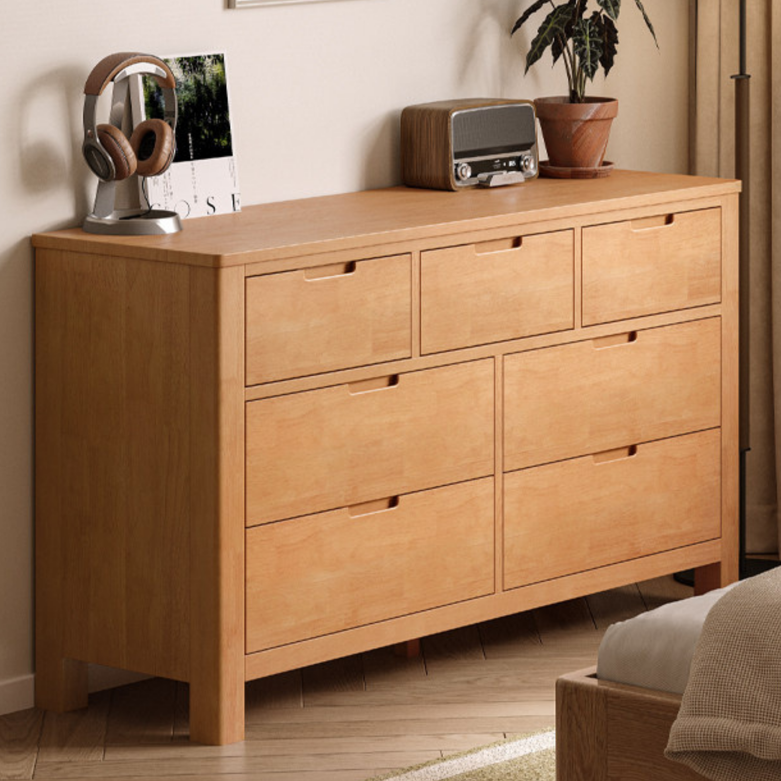 Solid Rubberwood Chest of Drawers with Seven Drawers in Modern Minimalist Style
