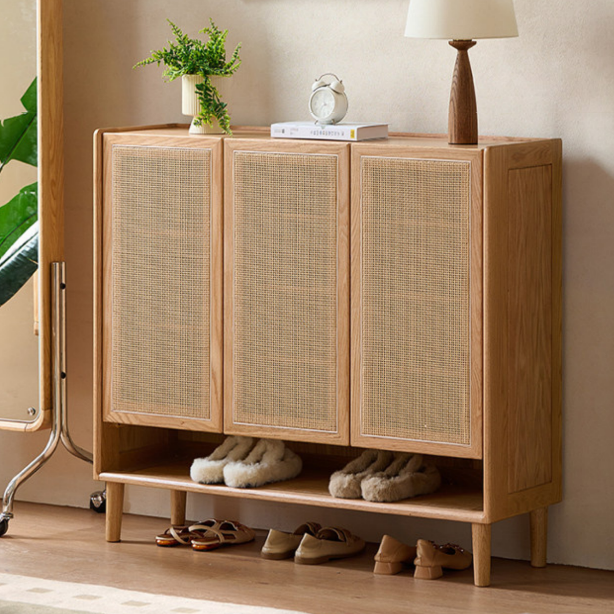 Oak Solid Wood Shoe Cabinet with Large Capacity and Vine Weaving Desig