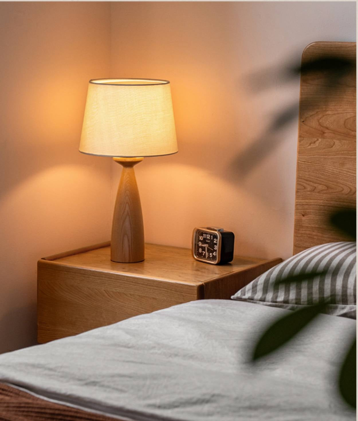 Ash Solid Wood Vintage Style Desk Lamp