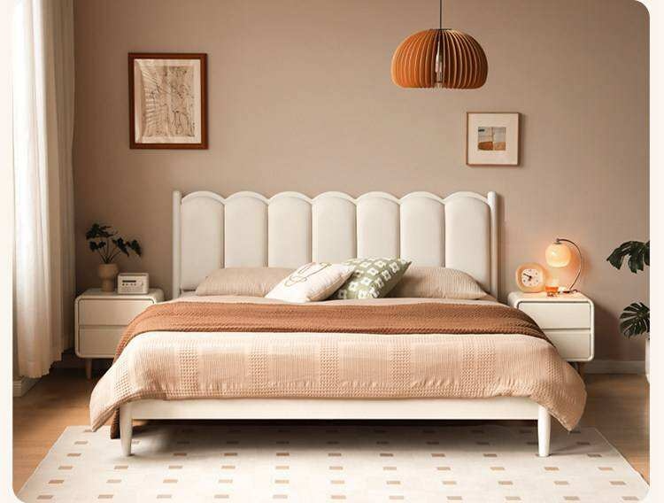 Rubberwood Solid Wood Upholstered Bed with Scalloped Headboard, French Cream Style