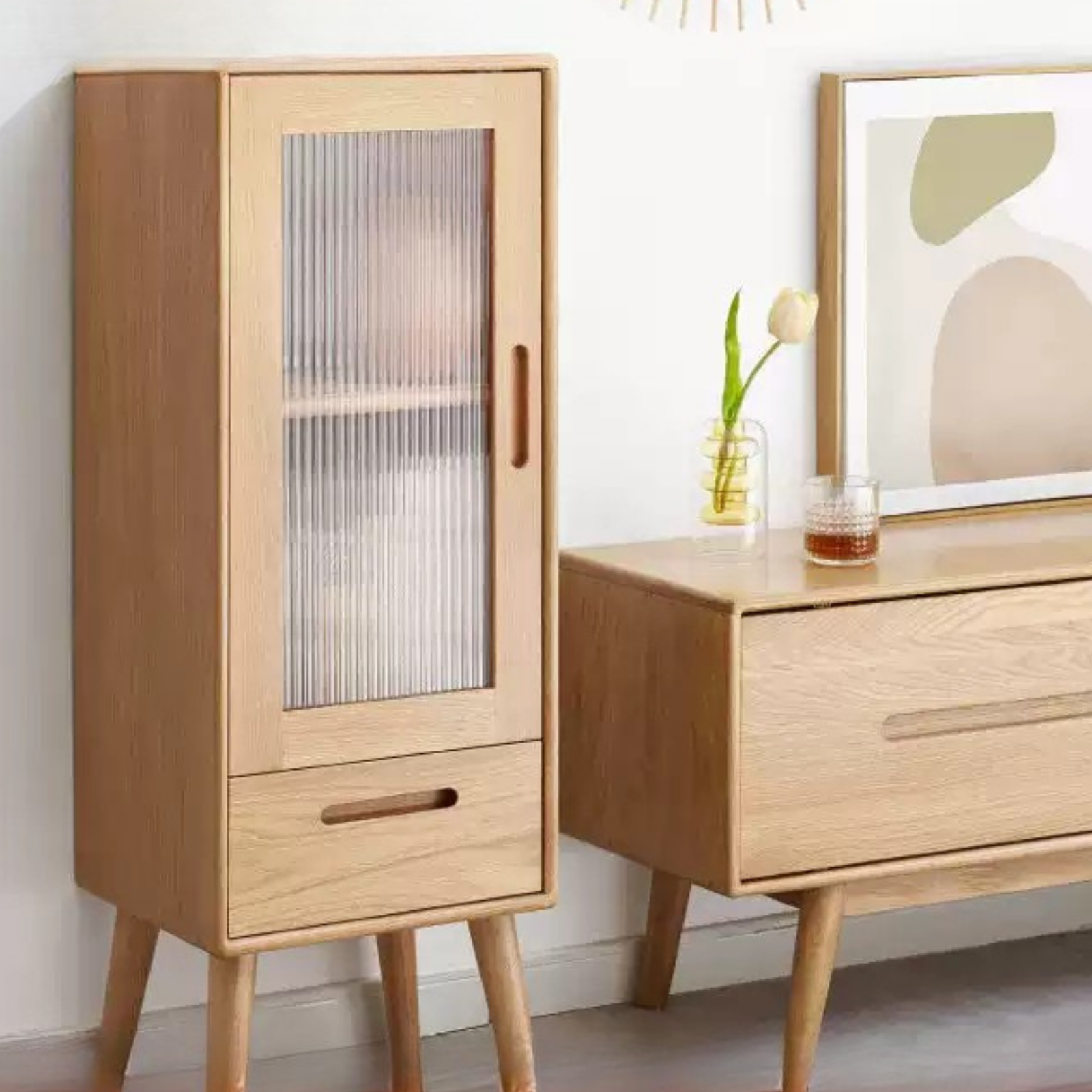 Oak Solid Wood Display Cabinet with Fluted Glass Door and Tapered Legs