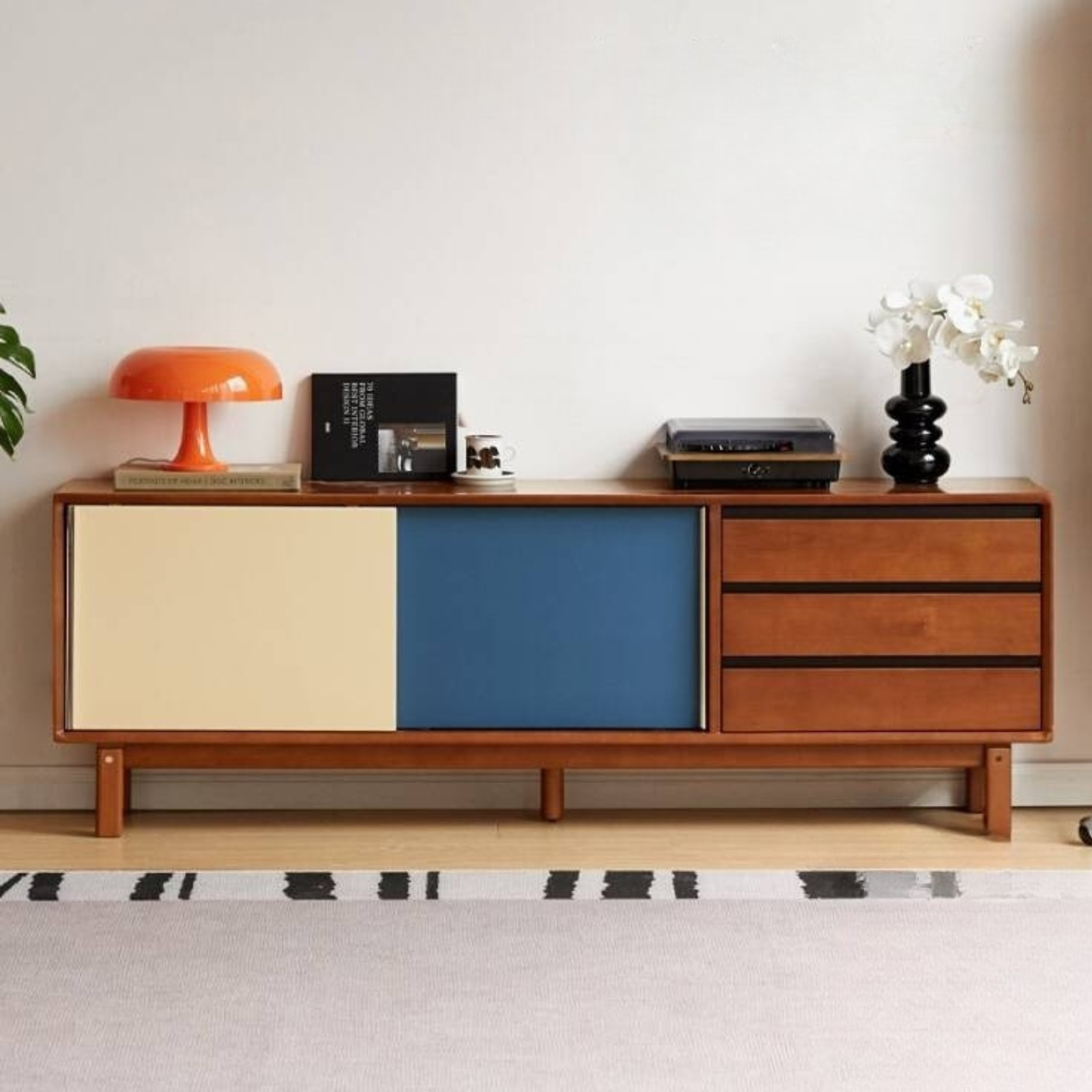Poplar Solid Wood Medieval Style TV Cabinet