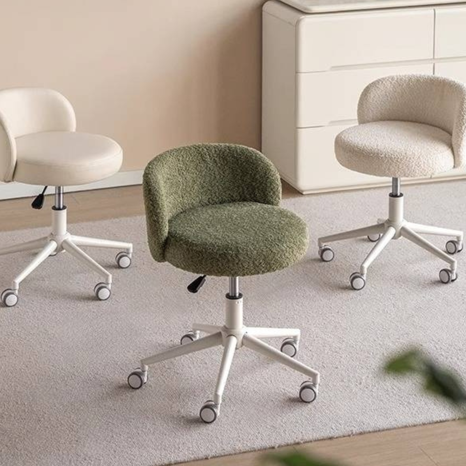 Height Adjustable Makeup Chair