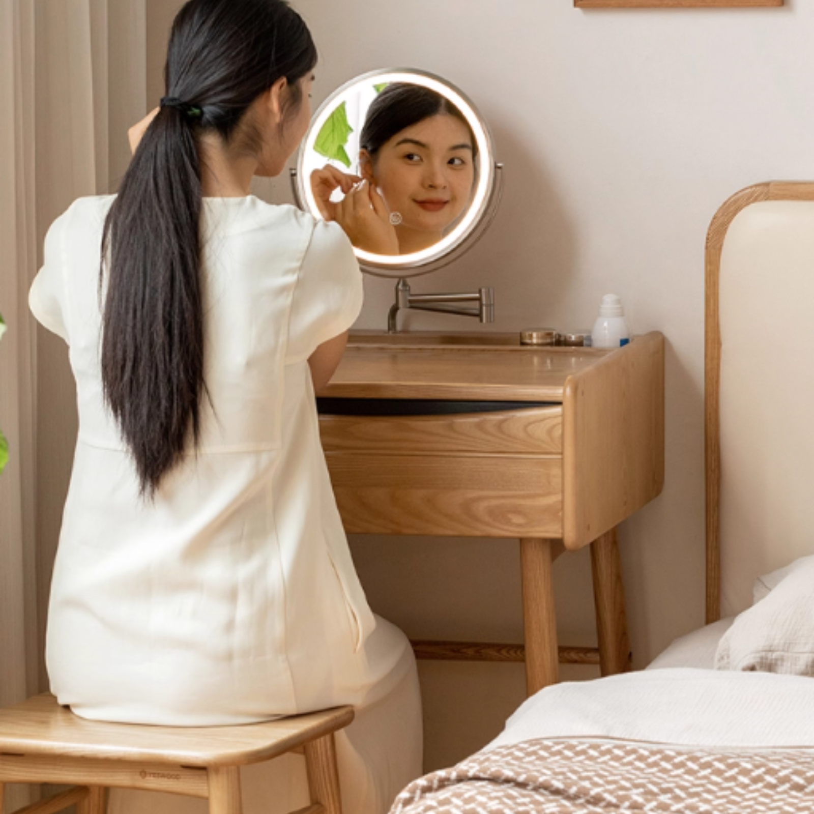 Ash Solid Wood Modern Dressing Table