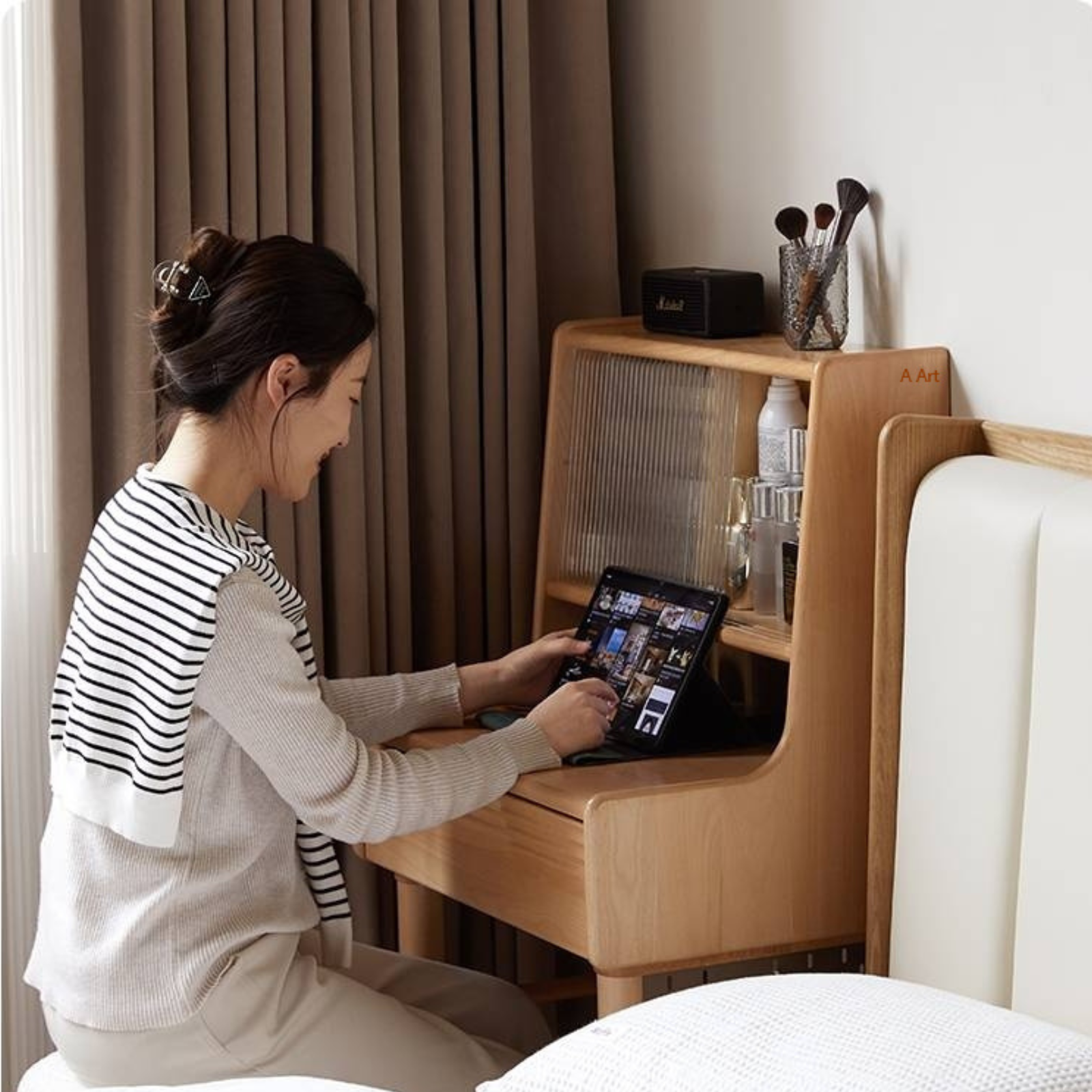 Beech Solid Wood Multifunctional Dressing Table Makeup