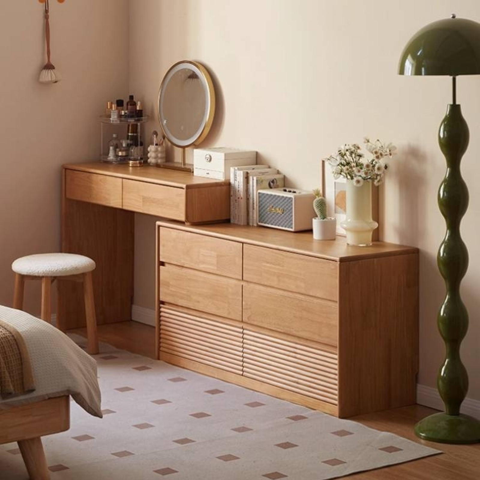 Solid Rubberwood Telescopic Makeup Desk