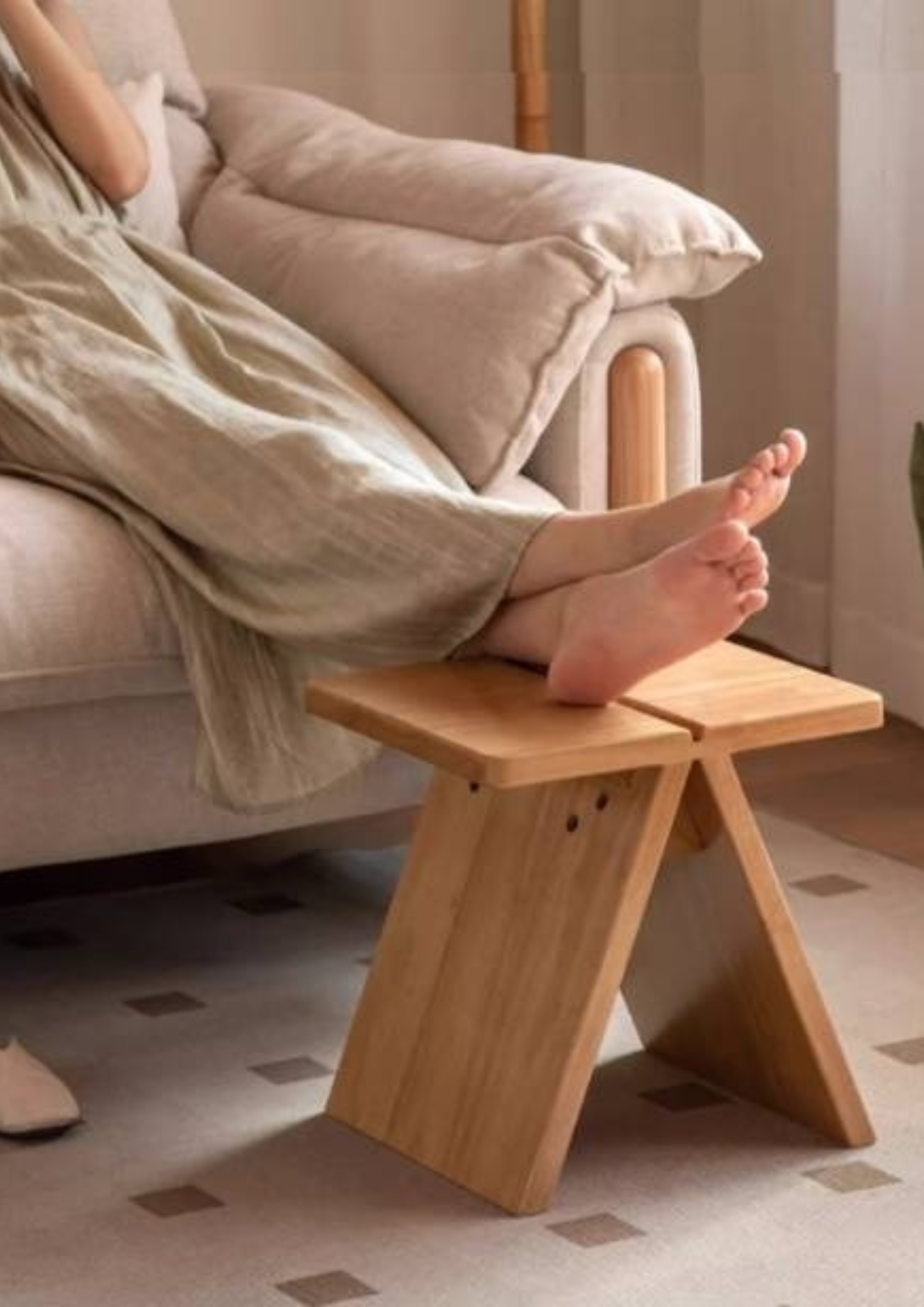 Solid Rubberwood Modern Minimalist Shoe Changing Stool