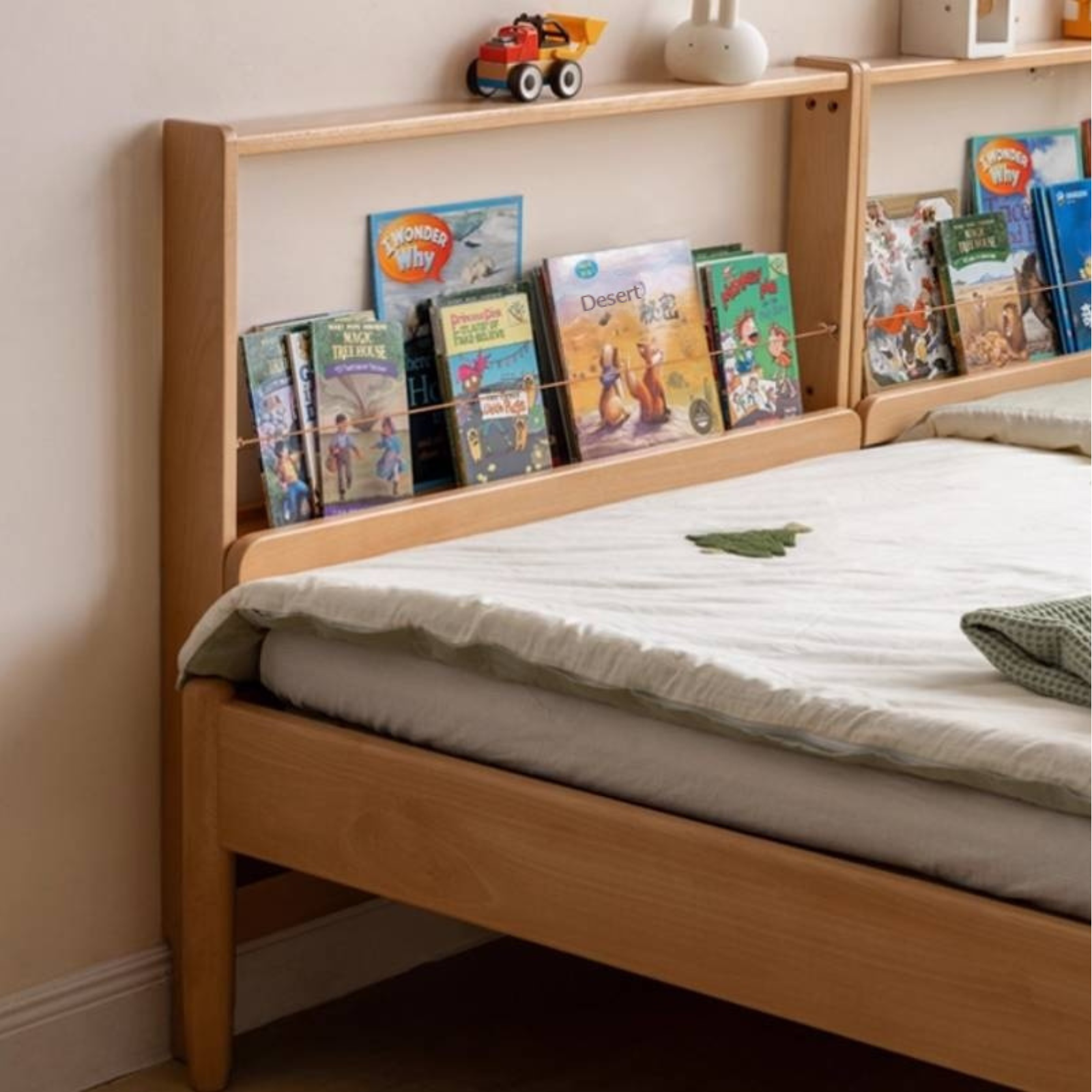 Beech Solid Wood Children's Bedside Miniature Bookshelf