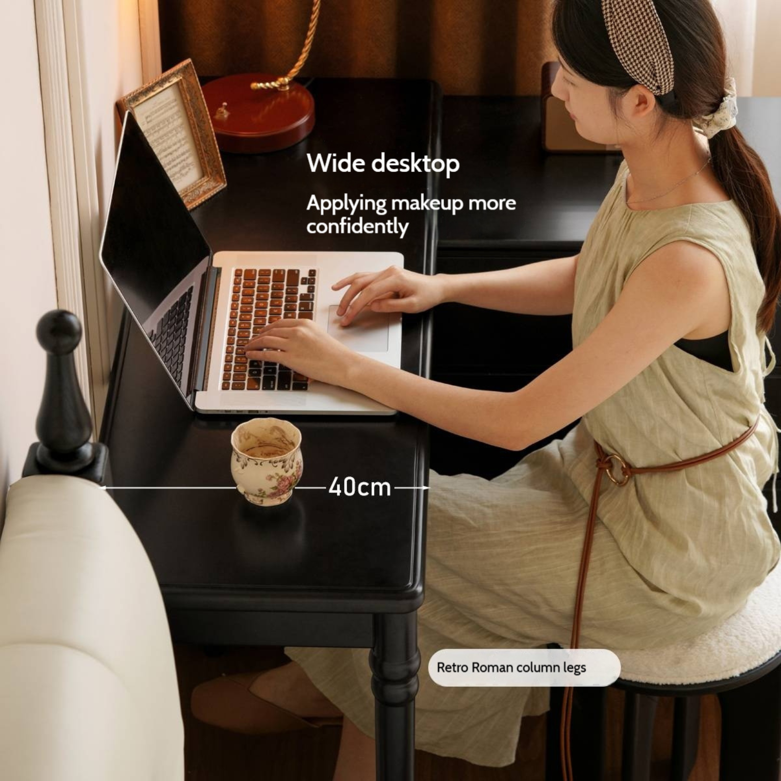 Solid Rubberwood French Retro Makeup Table