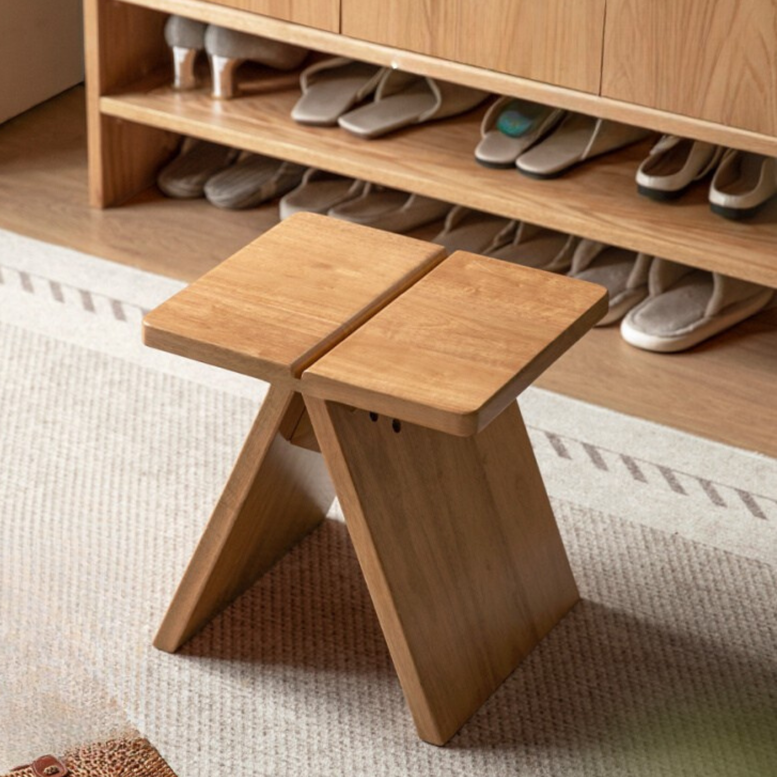 Solid Rubberwood Modern Minimalist Shoe Changing Stool