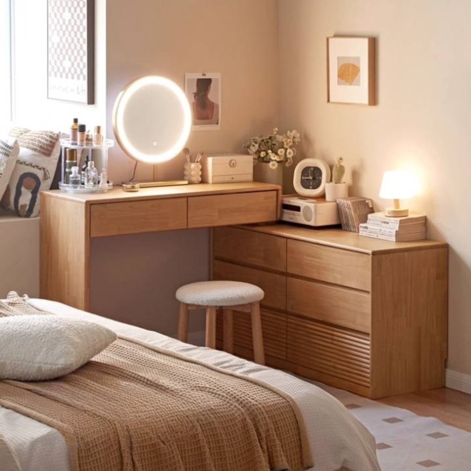 Solid Rubberwood Telescopic Makeup Desk