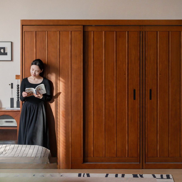 Poplar Solid Wood Wardrobe Retro Sliding Door Wardrobe