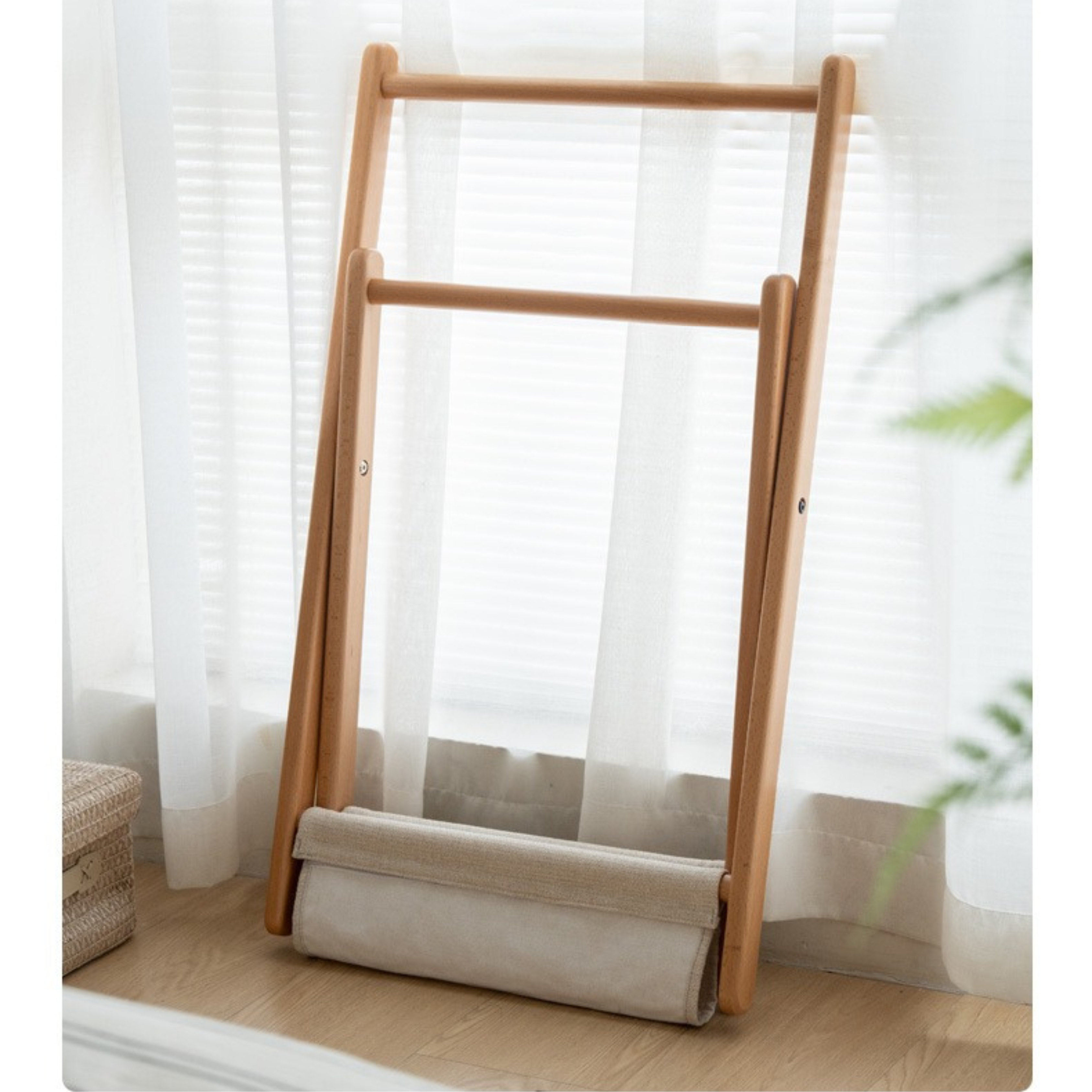 Beech solid wood clothes hanger