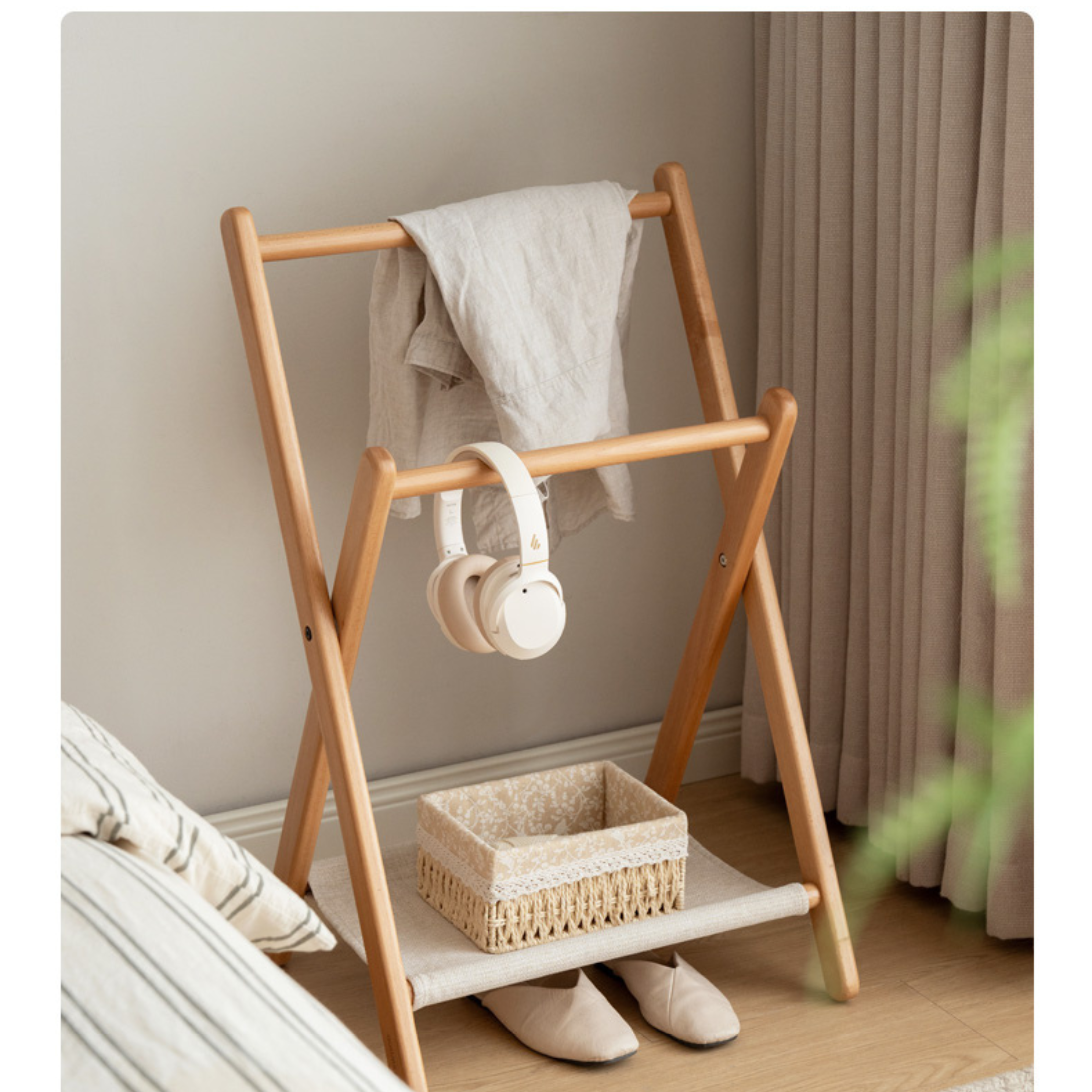 Beech solid wood clothes hanger
