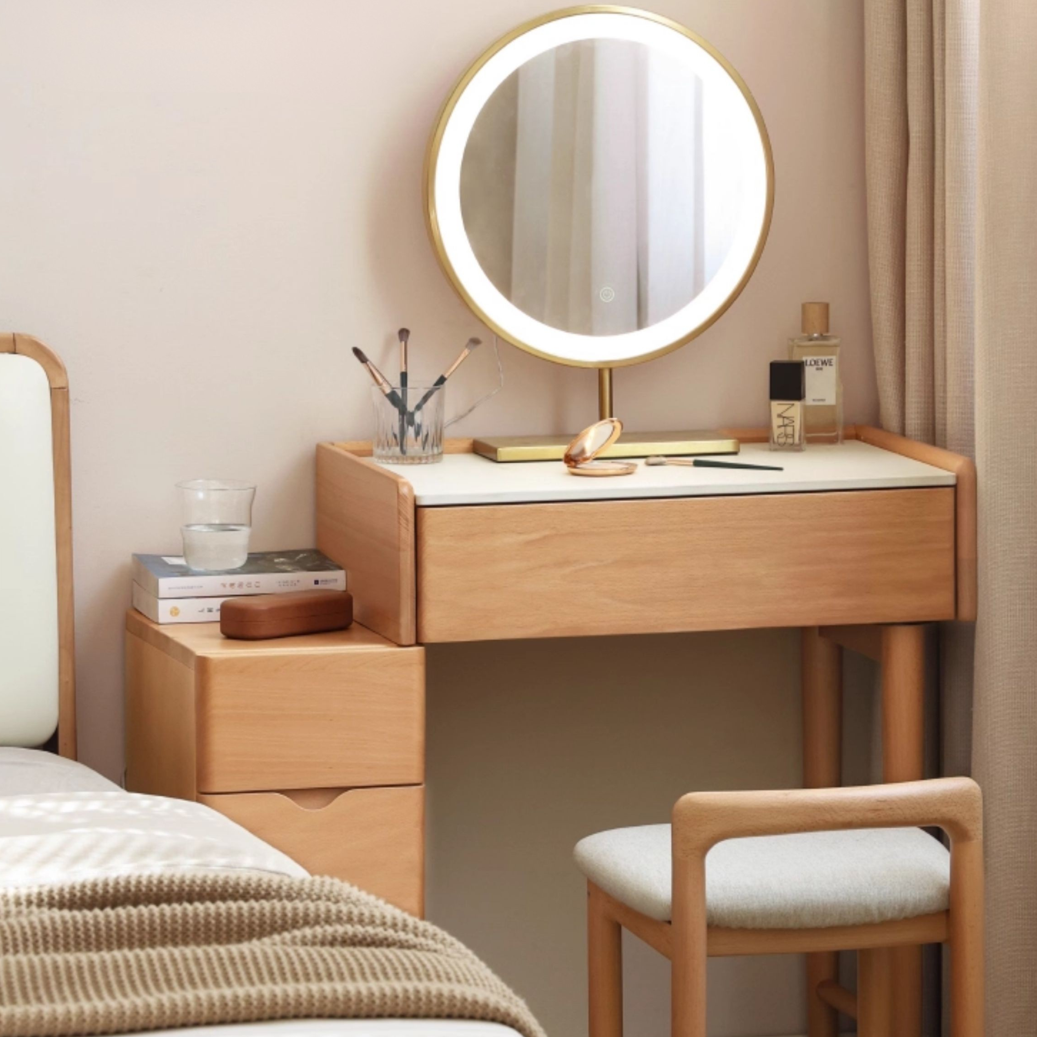 Beech Solid Wood Nordic Light Luxury Dressing Table.
