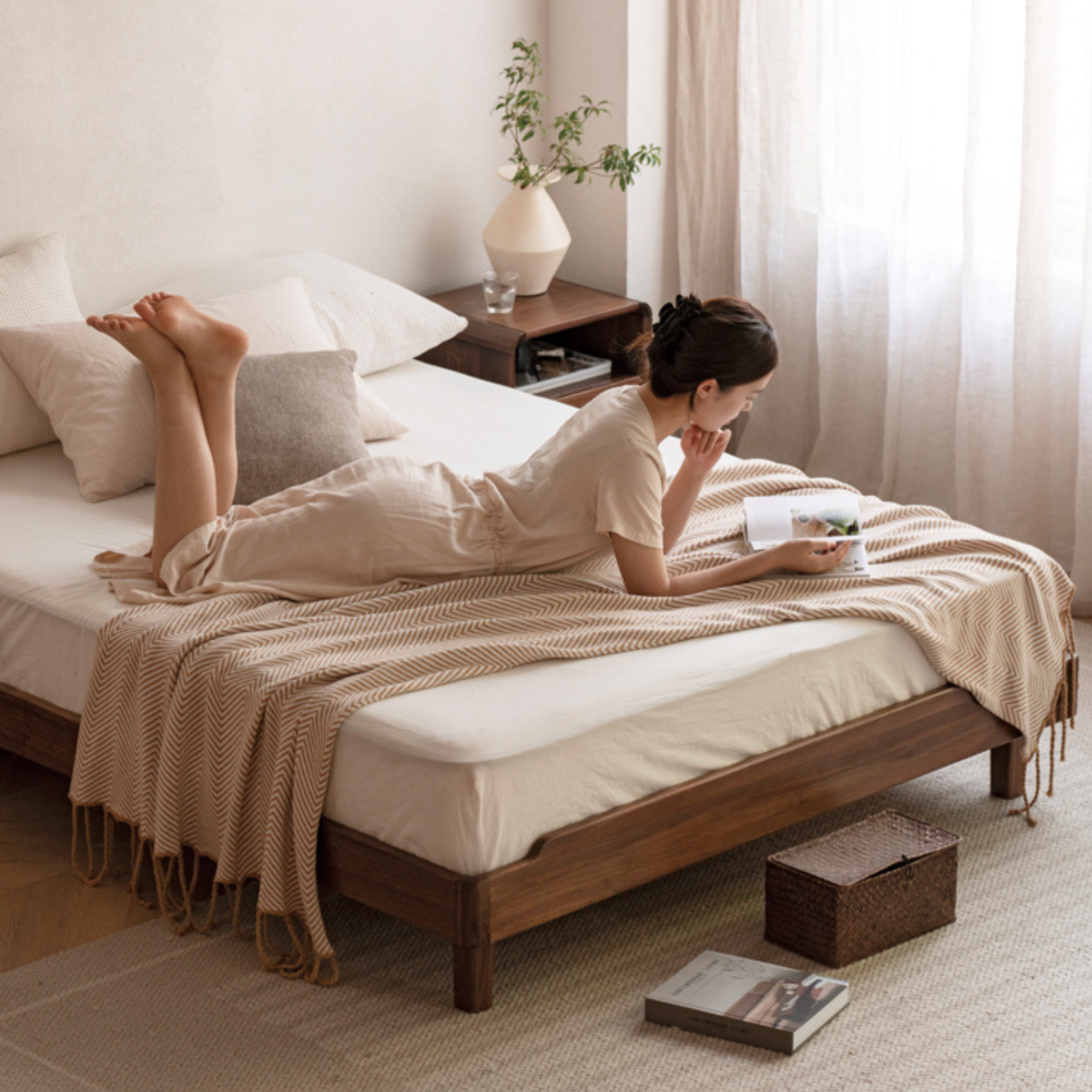 Black Walnut, Ash Solid Wood Platform Bed, Headboard-Free Bed