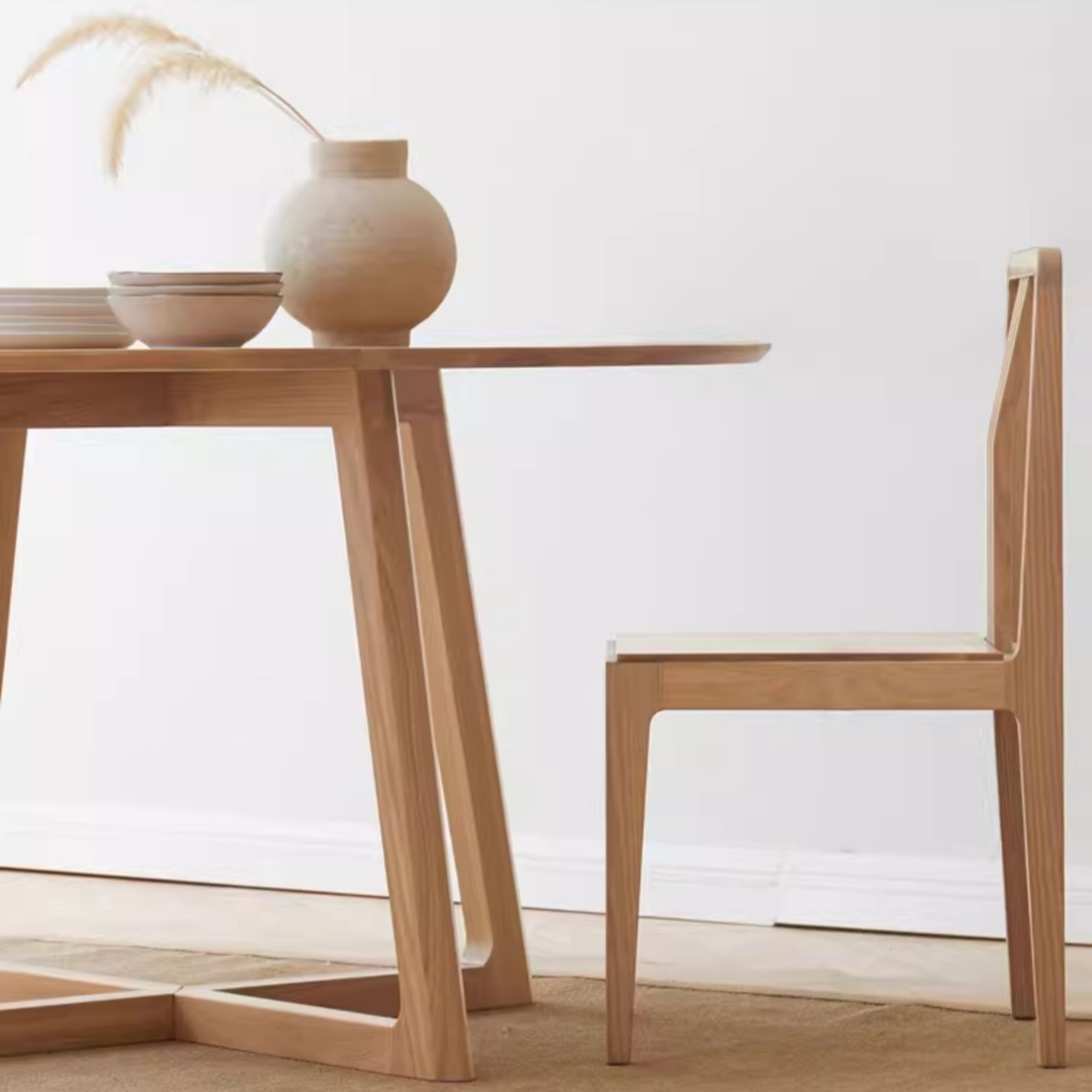Ash Solid Wood Round Dining Table