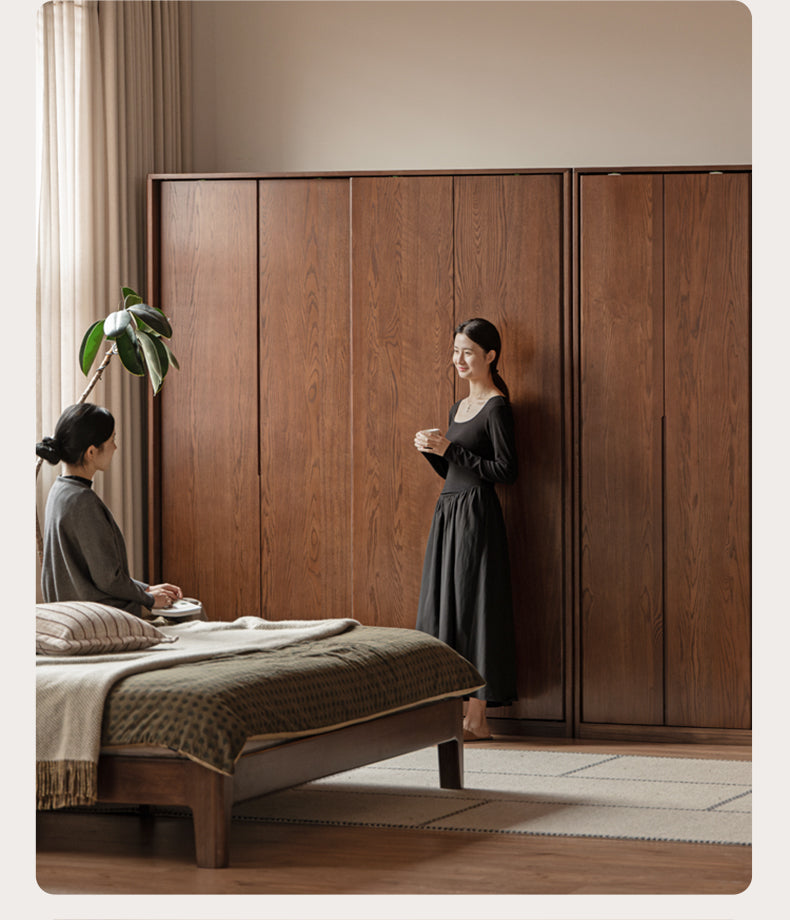 Oak Solid Wood Modern Style Wardrobe