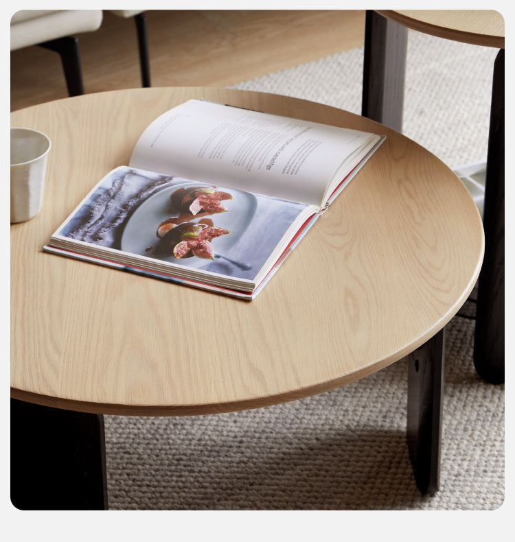 Oak Solid wood round edge table "