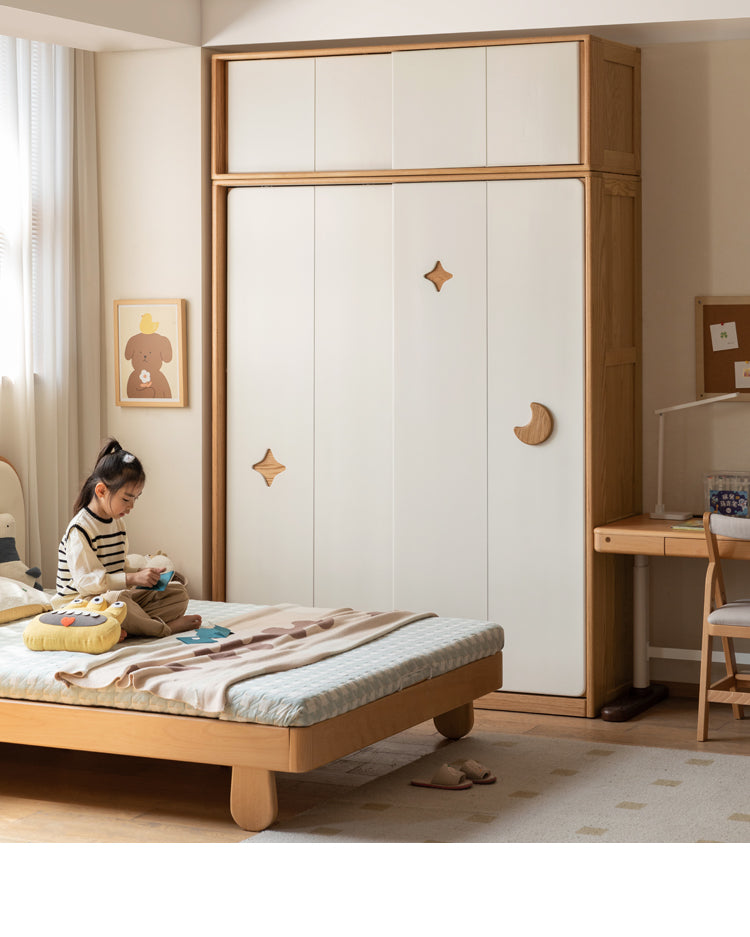 Oak Solid Wood Children's Sliding Door Wardrobe