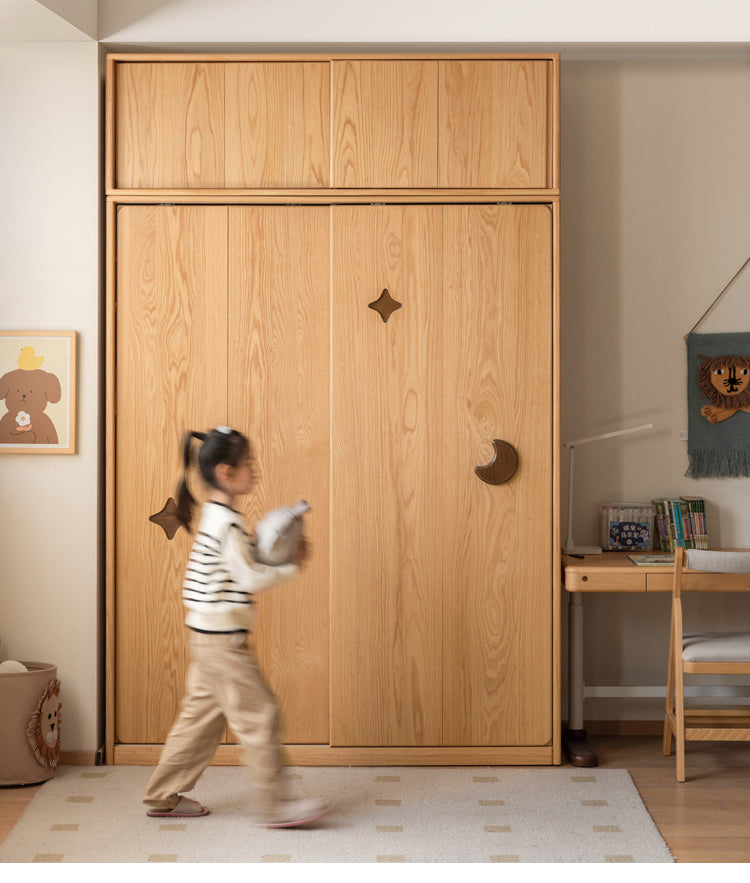 Oak Solid Wood Children's Sliding Door Wardrobe