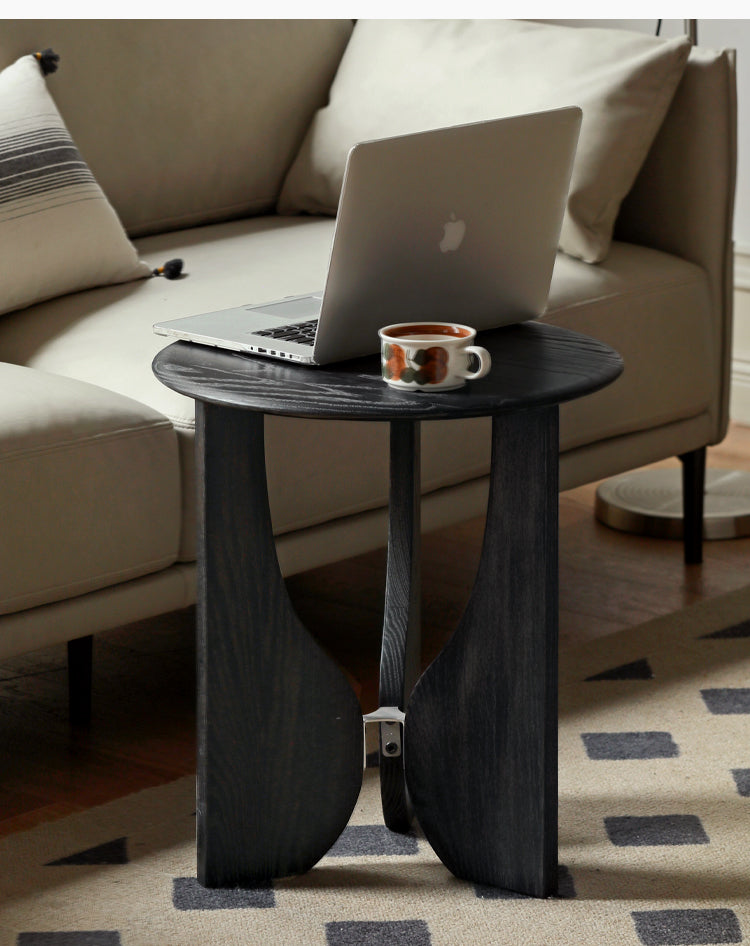 Oak Solid wood curved leg side table "