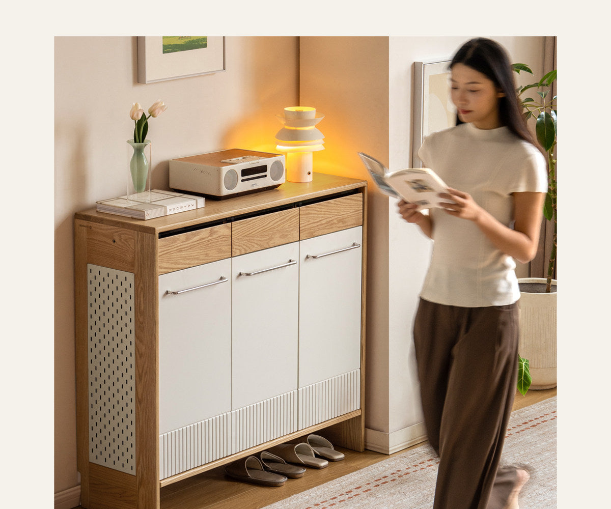 Oak Solid Wood Large Capacity Shoe Storage Cabinet with Fluted Panel Doors and Adjustable Shelves